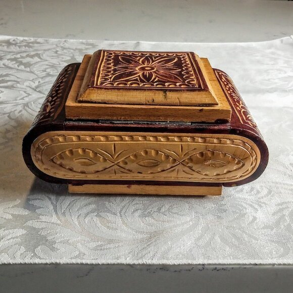 Hand-Carved Two-Tone Rolled Edge Wood Box - Picture 5 of 7